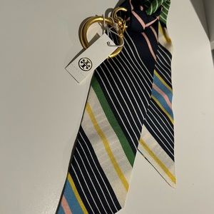 NWT Tory Burch Scarf Clip Purse Scarf